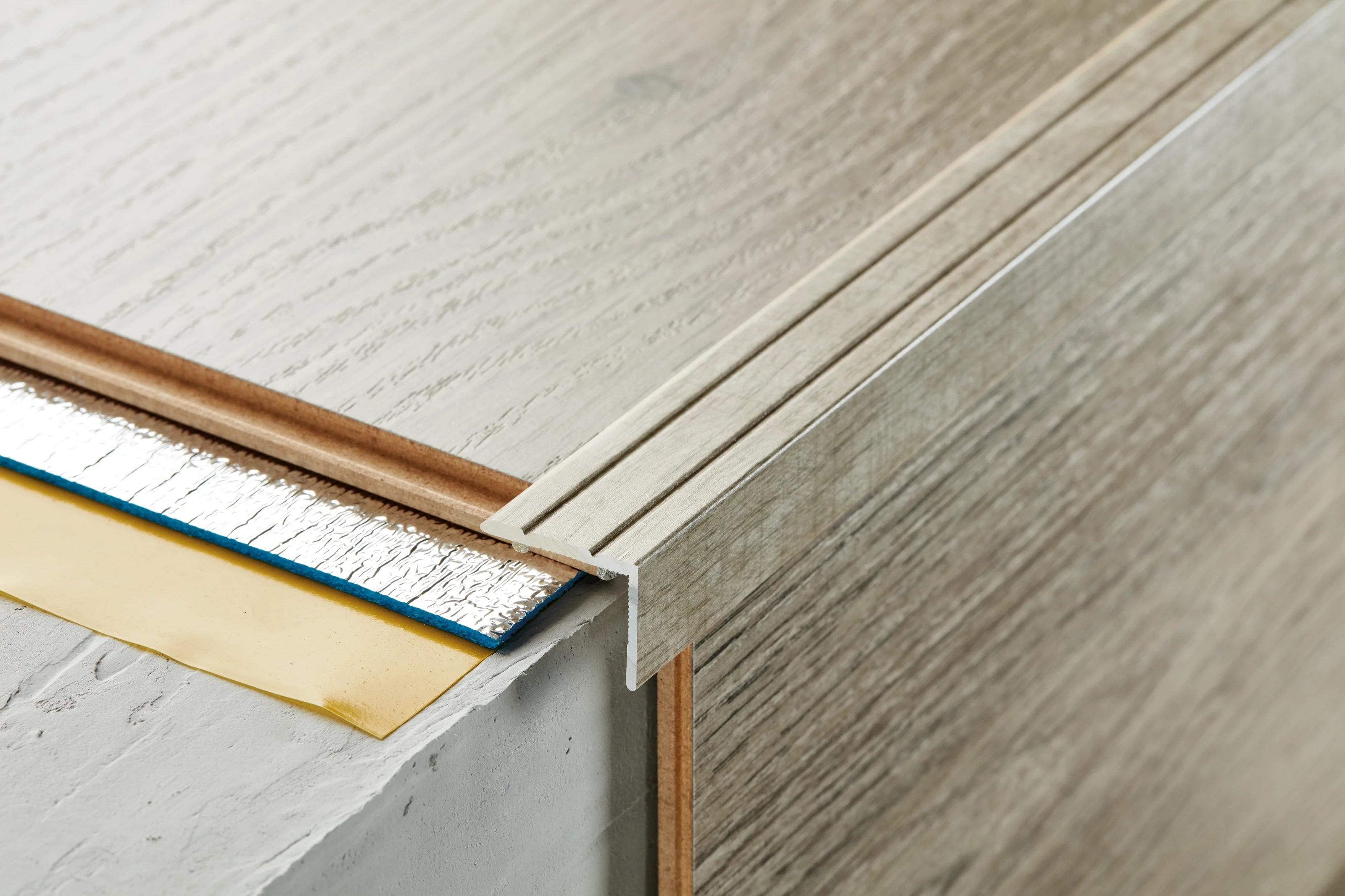 Narrow aluminum stair profile 25x20mm Cezar Silver Matt 2.70m