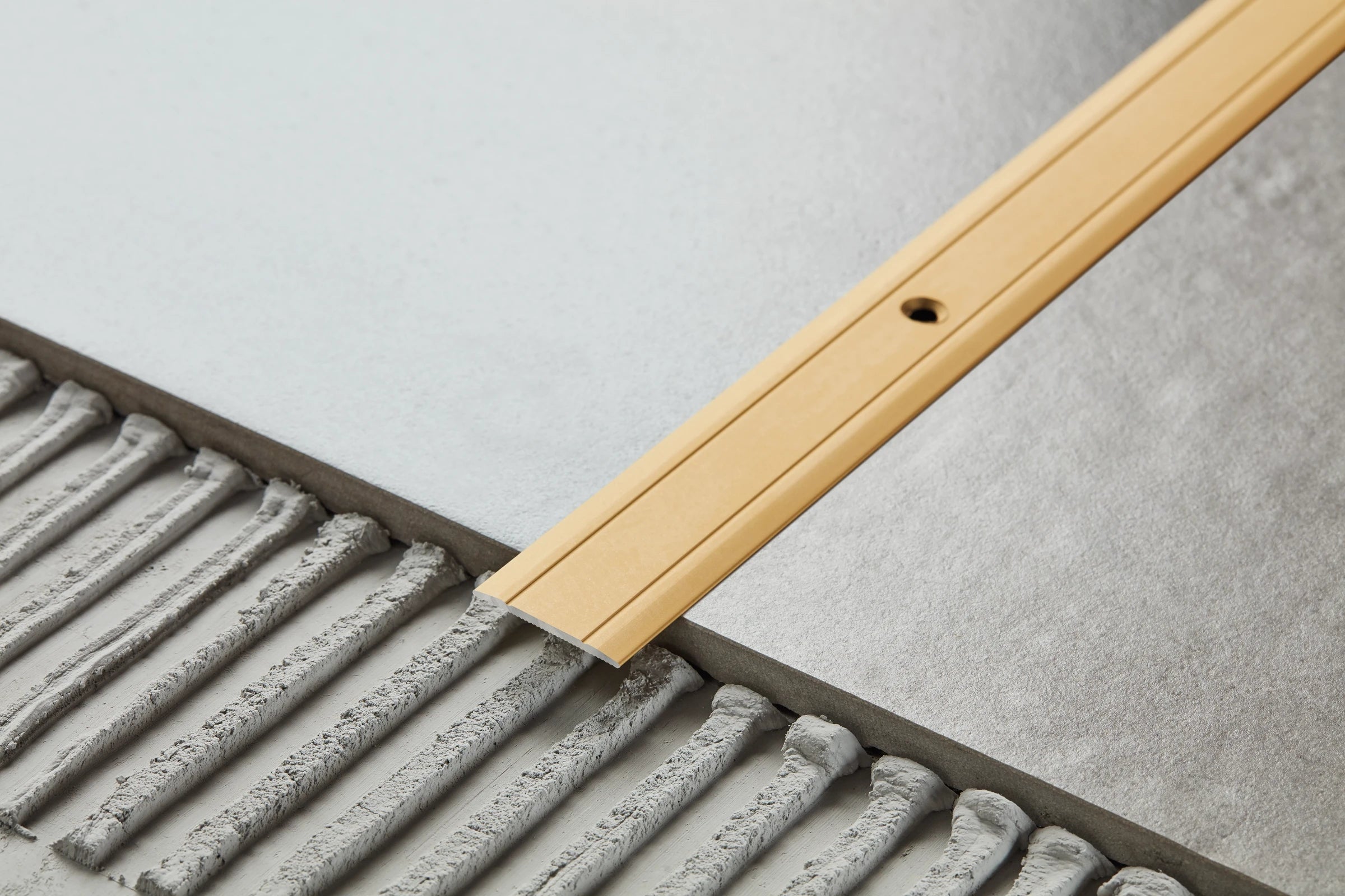 Profil progowy płaski aluminiowy 30mm Cezar Srebrny Mat 2m