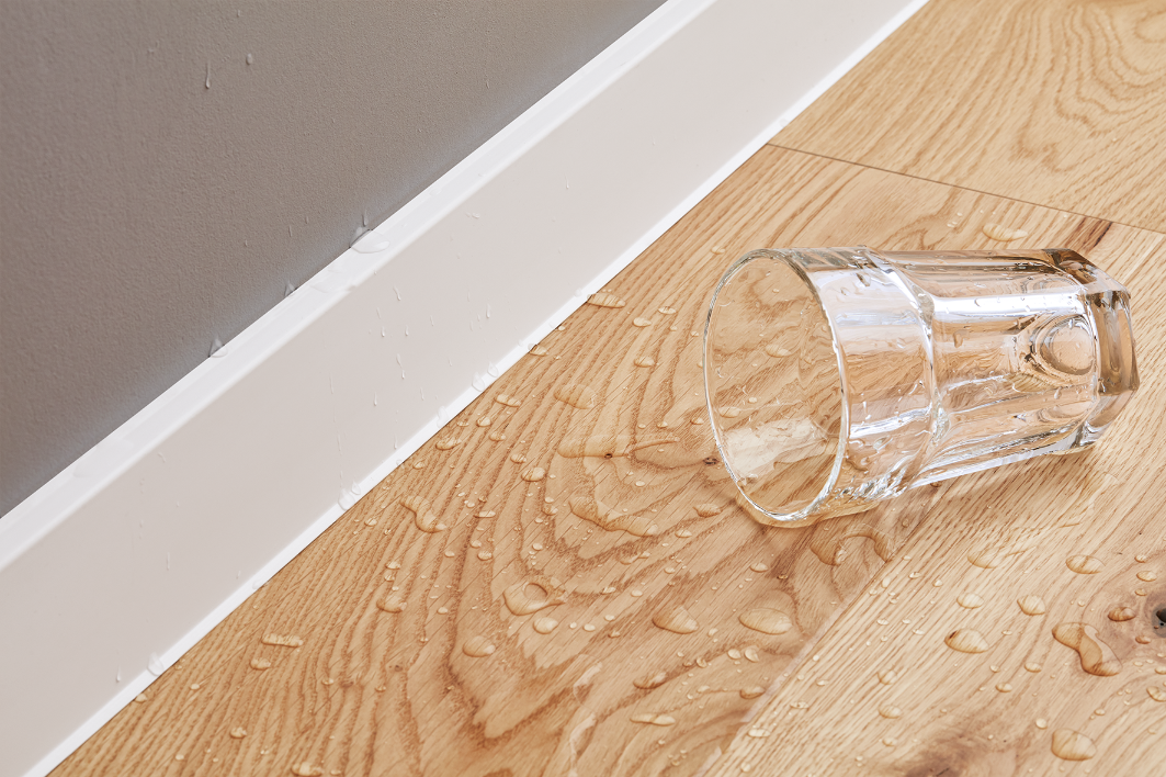 Listwa przypodłogowa PVC Hi Line Prestige 22x75mm Cezar Goth Clear Mat 2,50m