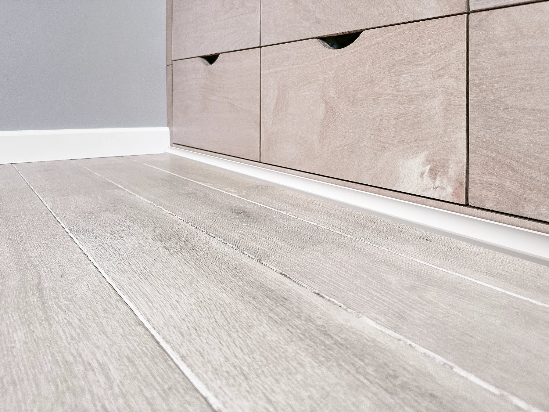 Ćwierćwałek MDF wklęsły 12x12mm Cezar Biały RAL9003 Mat 2,20m