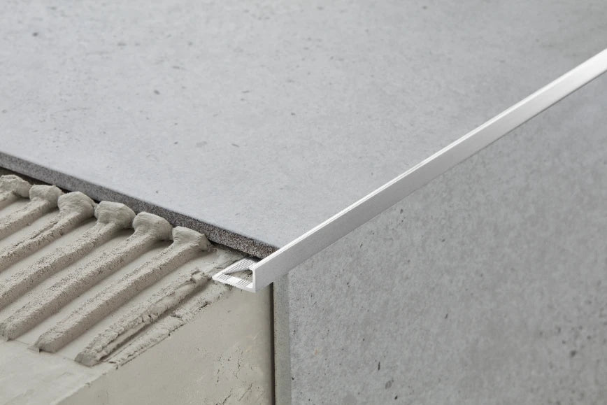 Profil do glazury aluminiowy narożny 10mm Cezar Brązowy RAL8024 Połysk 2,50m