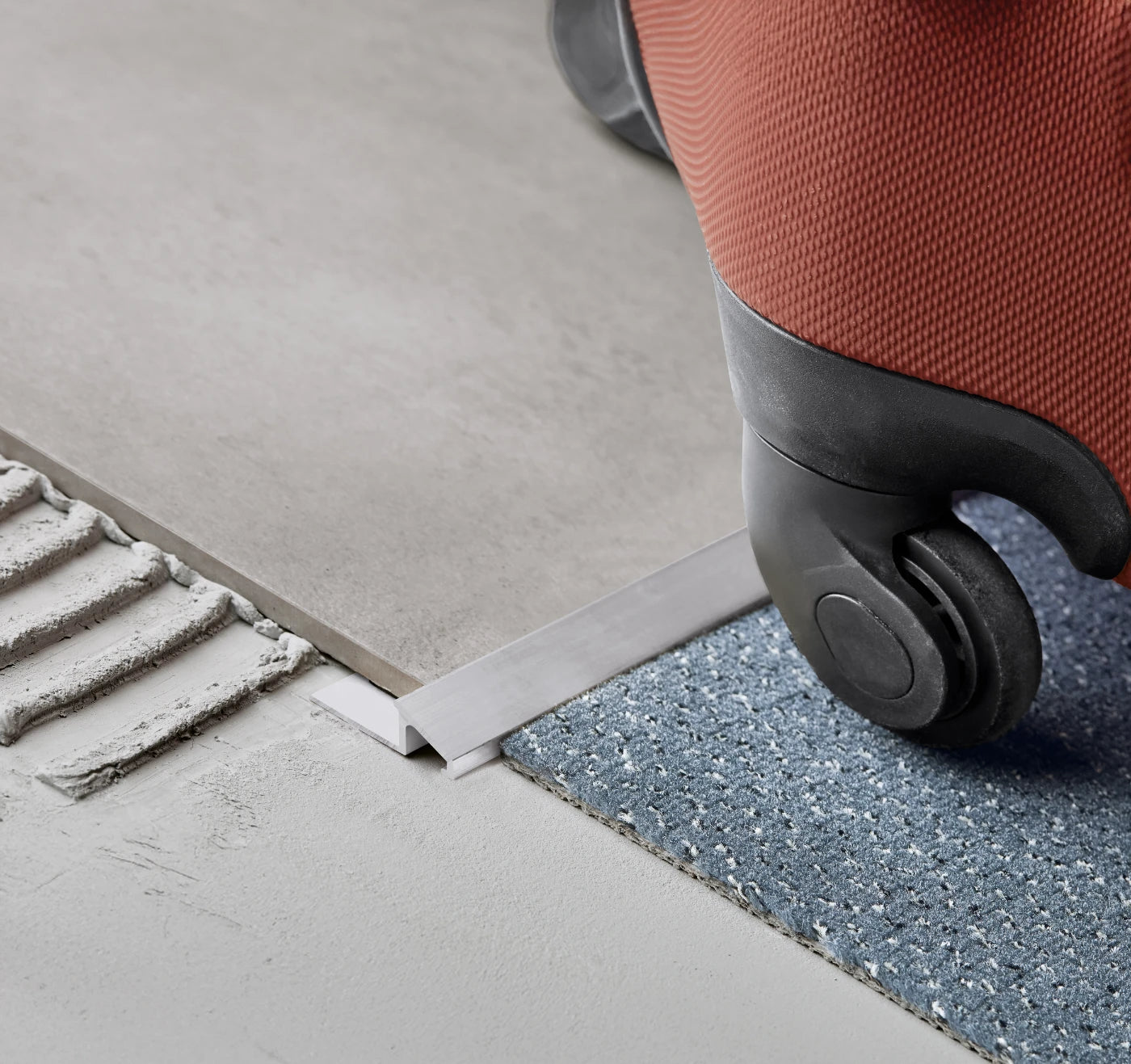 Profil do glazury mosiężny najazdowy skośny Cezar Naturalny surowy 2,50m