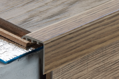 Profil schodowy kątownik progowy PVC laminat 30x30mm 1,8m Dąb Złoty