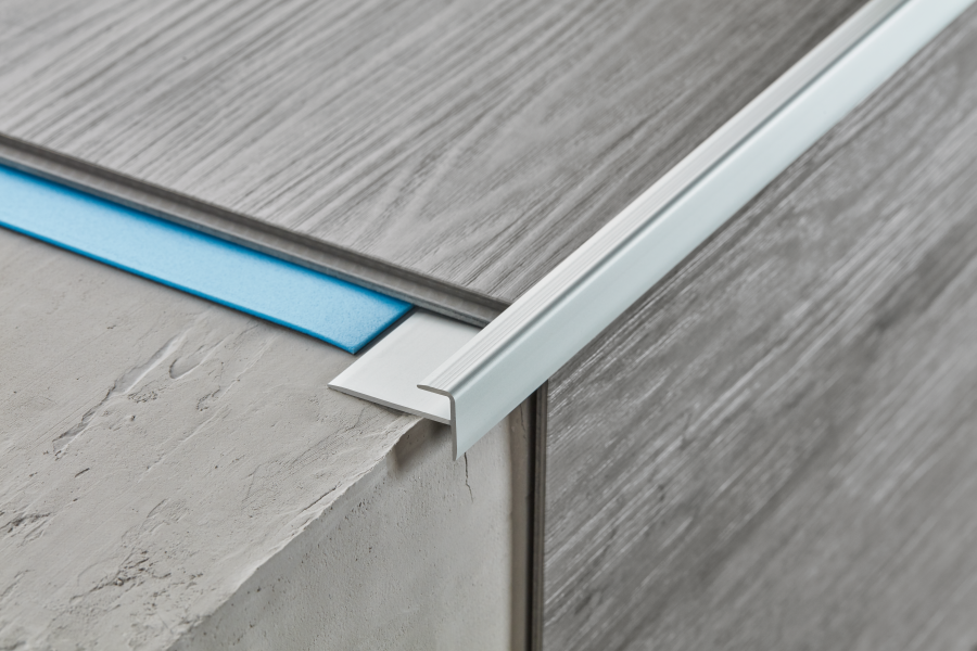 Profil do paneli AL LVT schodowy CL 3mm 28x12,5x8mm L= 0,90m Srebrny