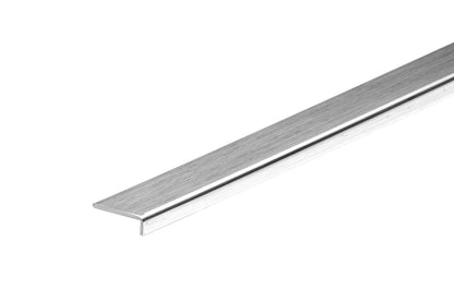 Защитный профиль из ПВХ, уголок 17x05x1,1 мм, 2 м, матовый серебристый.