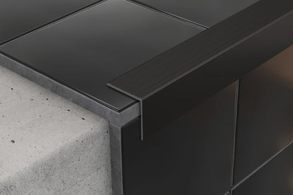 Профиль для лестницы из алюминиевого анода с канавками, 30x30 мм, 1 м, коричневый.
