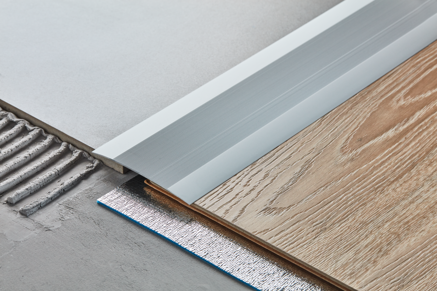 Profil progowy owalny z ryflem aluminium anoda 38mm 0,9m Srebrny