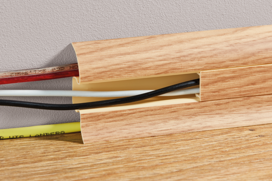 Listwa przypodłogowa Slim PVC mat 45mm 2,5m Buk