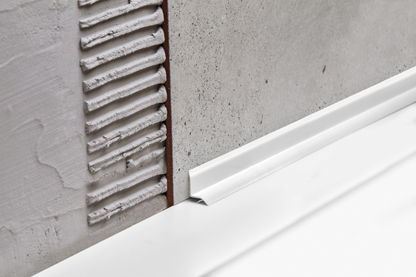 Listwa wannowa samoprzylepna PVC Cezar Biały RAL9003 Mat 2,50m