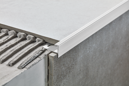 Алюминиевый профиль для лестничных панелей LVT CL 5 мм 28x14,5x8 мм Cezar Silver Matt 2,70 м