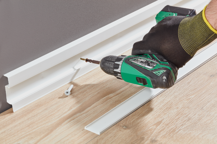 Listwa przypodłogowa PVC Hi Line 23,4x75mm Cezar Biały RAL9003 Mat 2,50m