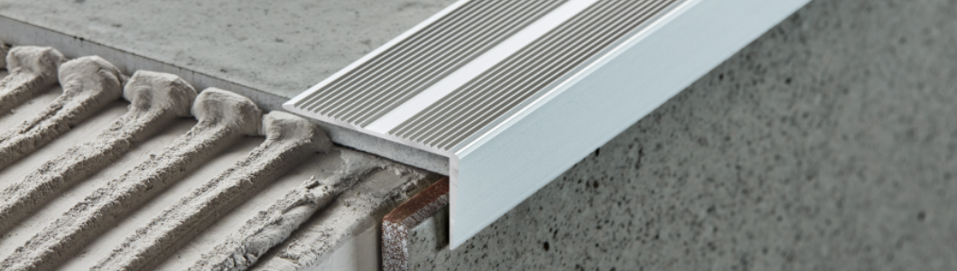 WIDE GROOVED STAIR PROFILE LSSR ALUMINIUM